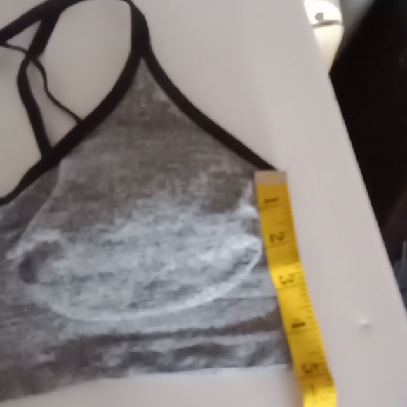 Woman's sports bra - Picture 5 of 6